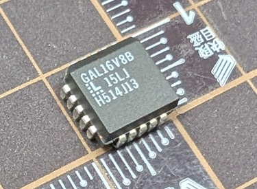 PLD GAL16V8B-15LJ